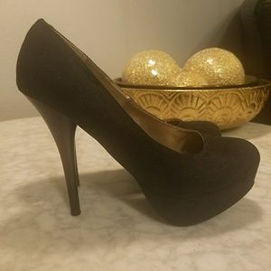 🌈 Mossimo Black suede pump heals NWOT